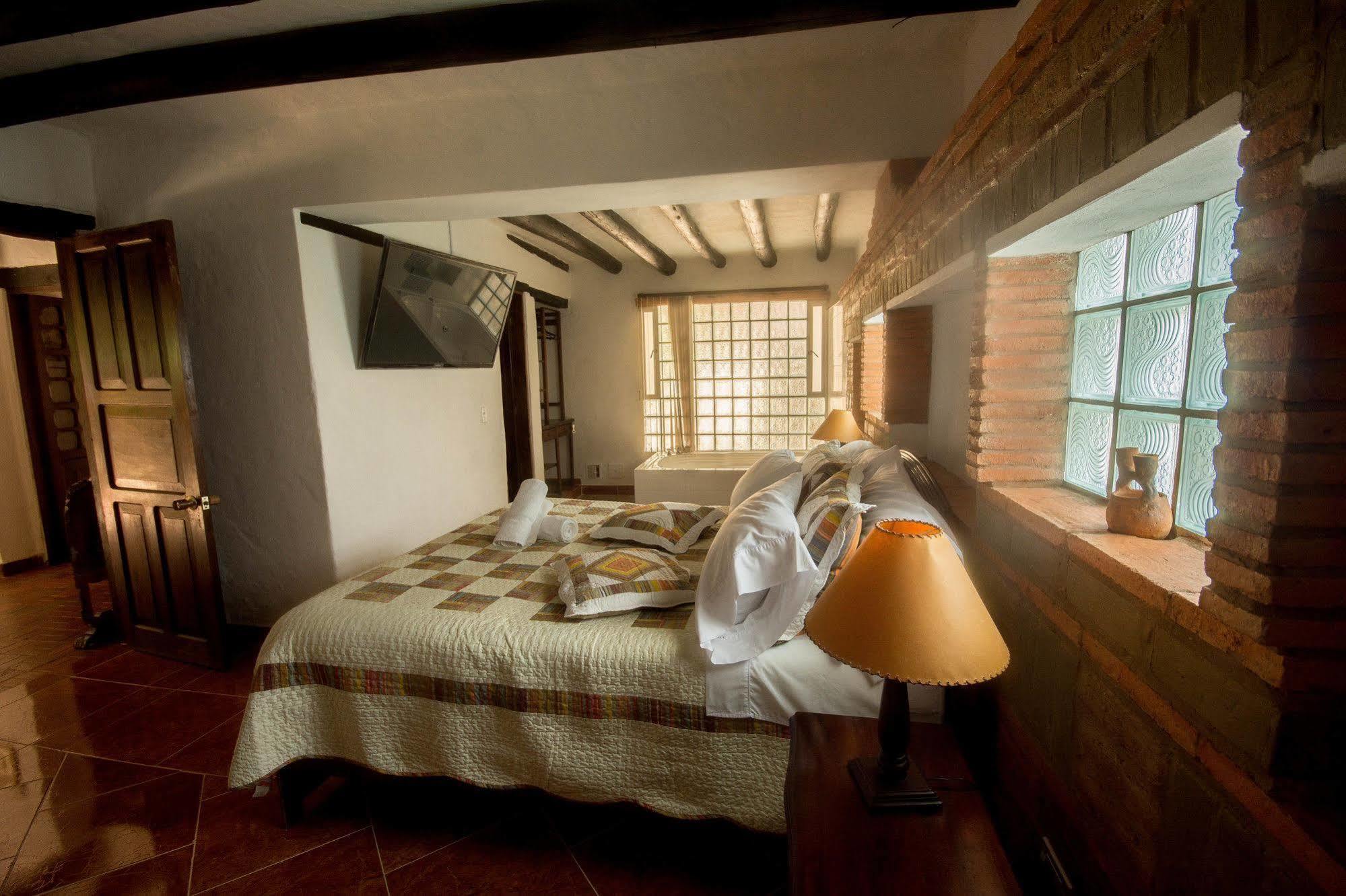 Hotel Los Frayles Виля Де Лейва Екстериор снимка