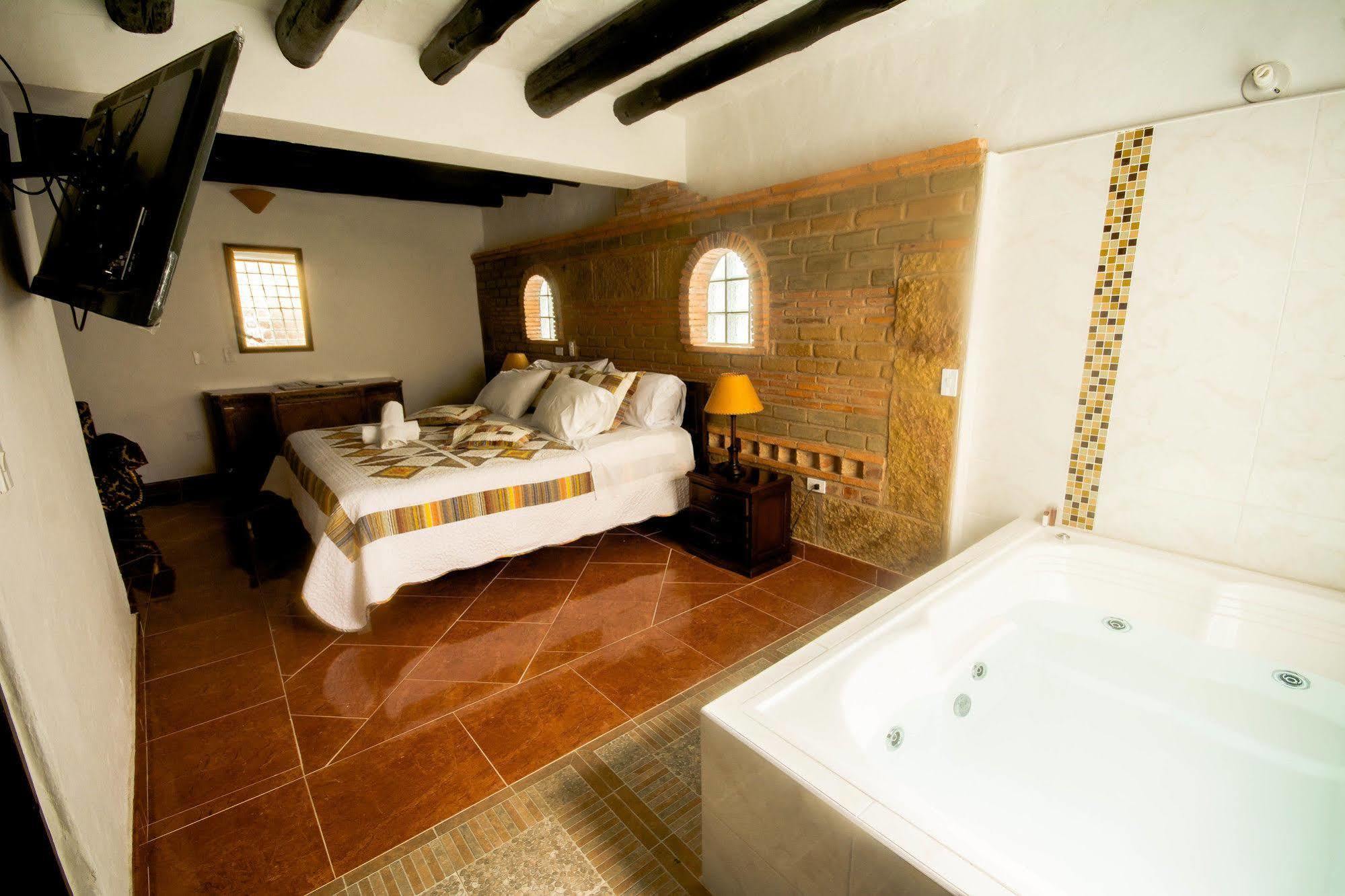 Hotel Los Frayles Виля Де Лейва Екстериор снимка